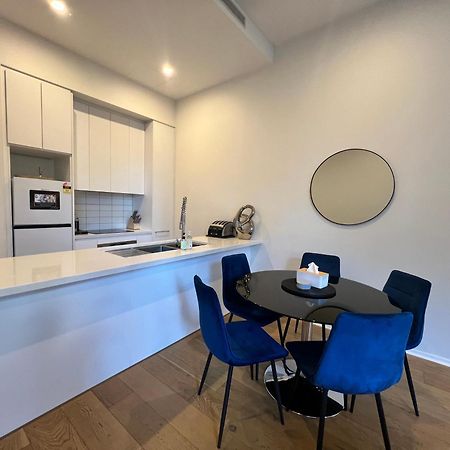 Luxe 2Br Executive Apartment Kingston Pool Parking Wifi Bbq Wine Exterior photo