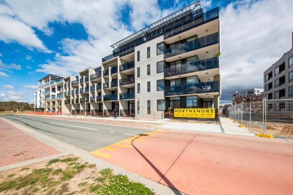 Luxe 2Br Executive Apartment Kingston Pool Parking Wifi Bbq Wine Exterior photo